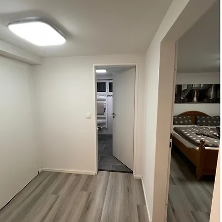 Frisch Renovierte Souterrain * 브로덴바흐